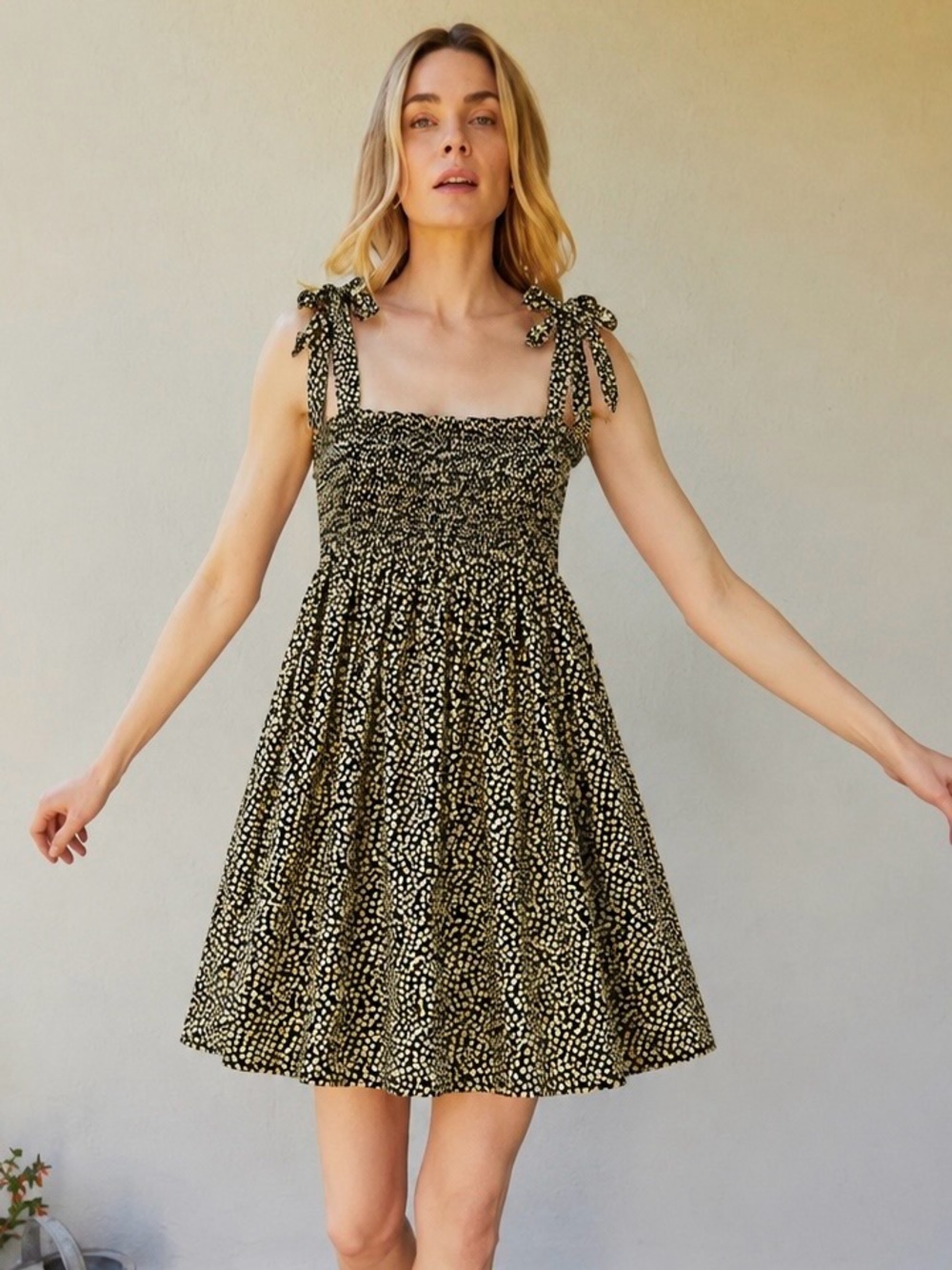 BURU Smocked Tie‎ Strap Floral Mini Dress Size S/M